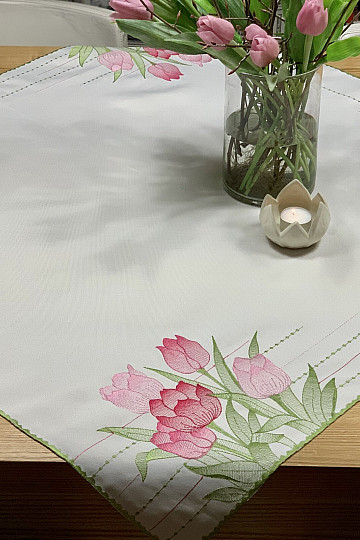 Vyšívaný ubrus a šál RŮŽOVÉ TULIPÁNY