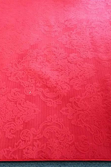 Kusový koberec AVANTGARDE red