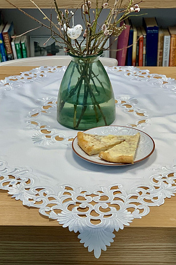 Vyšívaný ubrus Krajka