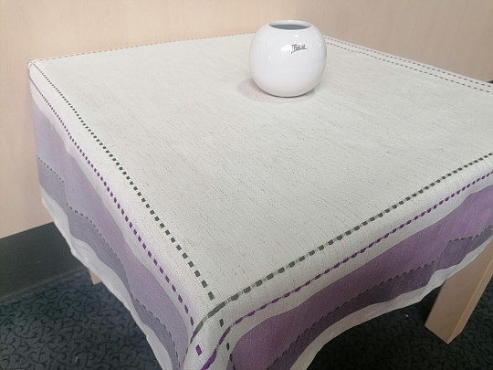 Ubrusy a šály fialovo-režné se zeleným prošitím