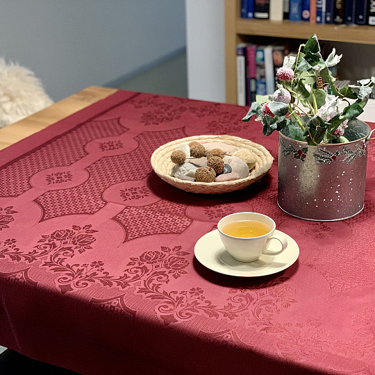 Ubrus DAMAŠEK bordó 120x140