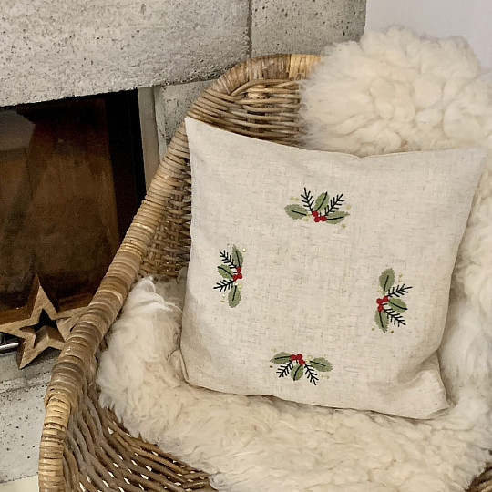 Vyšívaný povlak BAREVNÉ VĚTVIČKY