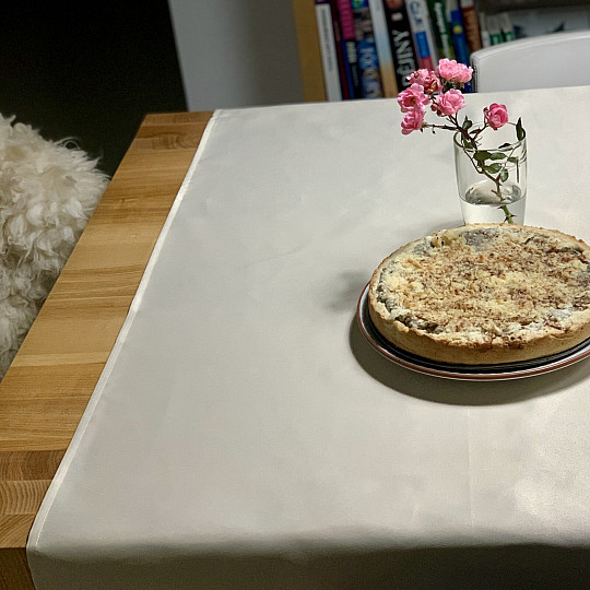 Jednobarevný ubrus SMETANOVÝ