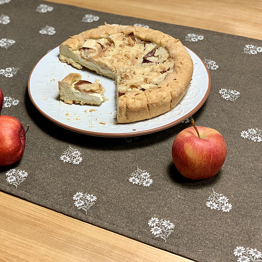 Žakárový šál ALPSKÉ KVĚTINY HNĚDÝ