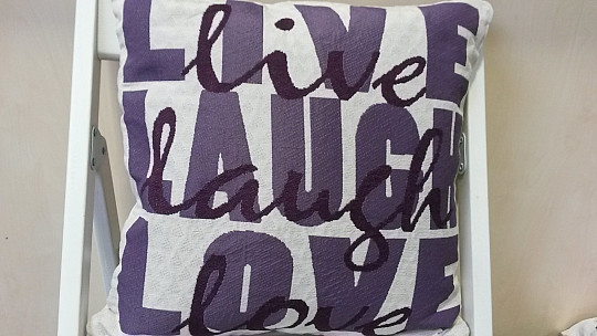 Dekorační povlak na polštář LIVE FIALOVÝ