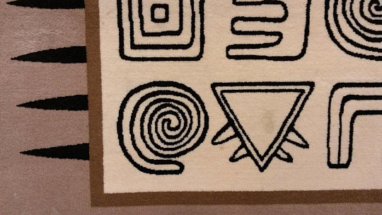 Designový vlněný kusový koberec art III