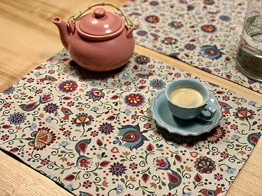 Gobelínový ubrus květy a ptáček Jurkovič