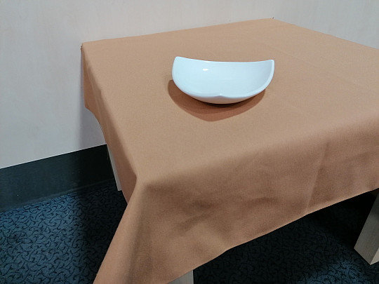 Nugátový ubrus LISA