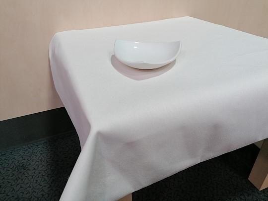 Smetanový  ubrus LISA