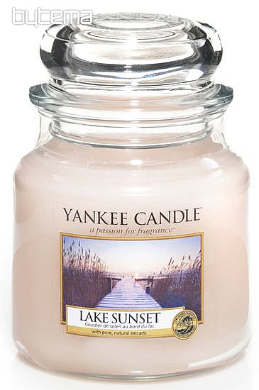 svíčka YANKEE CANDLE vůně LAKE SUNSET - západ slunce u jezera