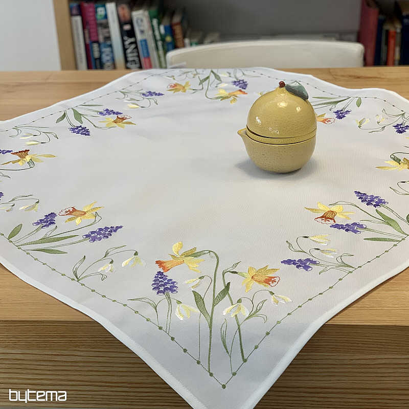 Vyšívaný ubrus a šál NARCISY A SNĚŽENKY