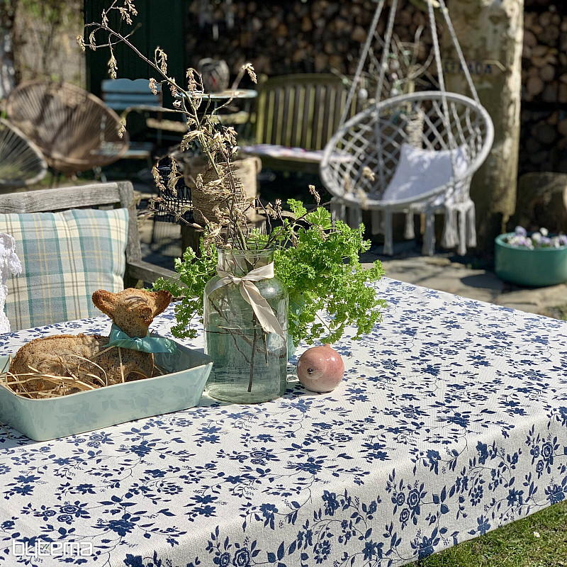 Ubrus Modrá romance