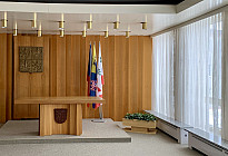 Městys Březová - instalace kolejnic a záclon