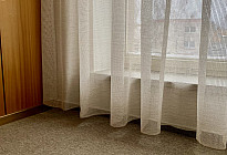 Městys Březová - instalace kolejnic a záclon