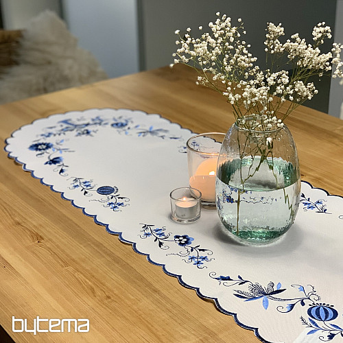 Vyšívané ubrusy CIBULÁK MODRO-BÍLÝ