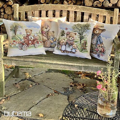 Gobelínový povlak na polštář MEDVĚDÍ SLEČNA