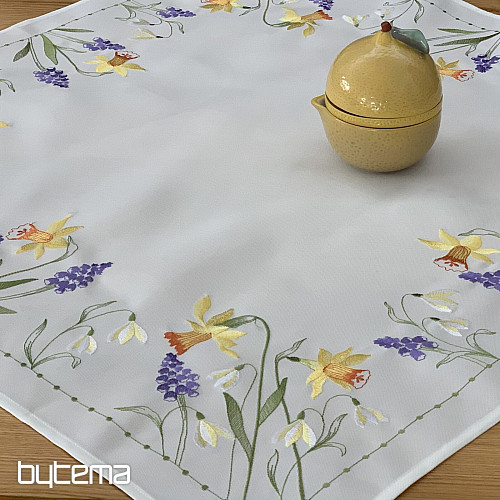 Vyšívaný ubrus a šál NARCISY A SNĚŽENKY
