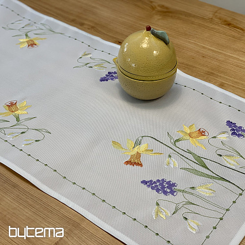 Vyšívaný ubrus a šál NARCISY A SNĚŽENKY