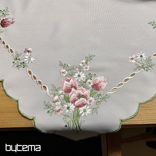 Vyšívaný ubrus a šál KYTICE S TULIPÁNY