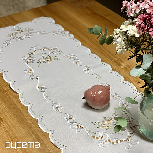 Ubrus a šál KVĚTINKY meruňkové vyšívaný