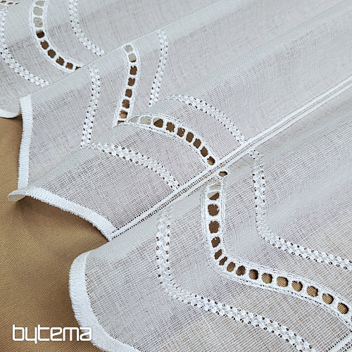 Moderní vyšívaná záclona V52 smetanovo bílá